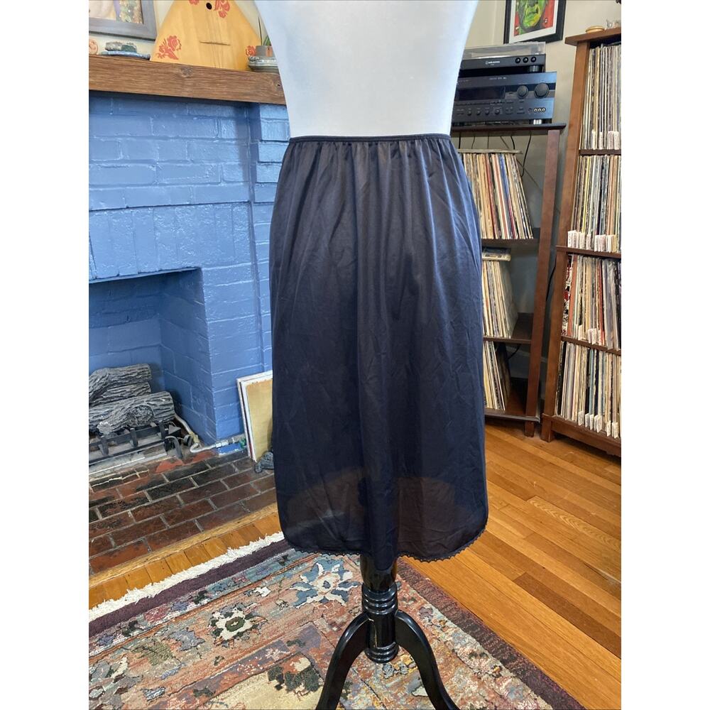 Vintage Dixie Belle Half Slip Black Anti-static Size Medium Lace Trimmed Slits - Picture 4 of 11